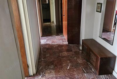 Proprietar vand 3 camere Constanta centru, str Stefan cel Mare - 5