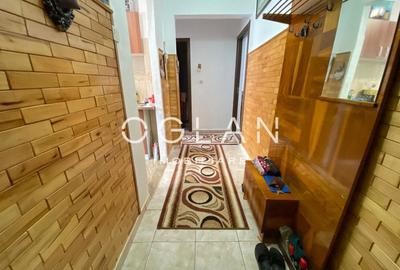 Apartament 2 camere, etaj 2, langa Piata Vasile Aaron - 10