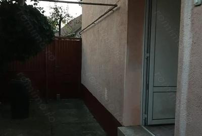 Casă cu 3 camere în Micălaca