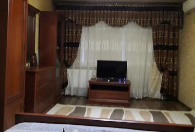 Ofer spre inchiriere garsoniera in zona Basarab - 1