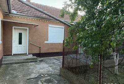 Casa spa?ioasa cu 4 dormitoare, garaj, toate utilita?ile ?i teren 1180 mp ocazie rara! - 2