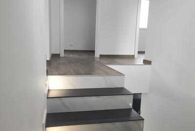 Casă cu 5 camere cu Teren 500 Mp în Borș - 10