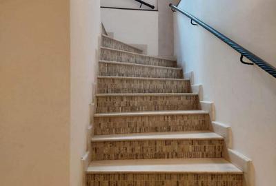 Spațiu comercial, de 214 mp, în Central - 8