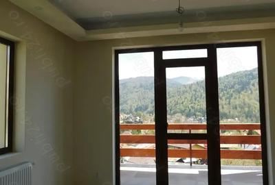 Apartament cu 2 camere decomandat în Bușteni - 2