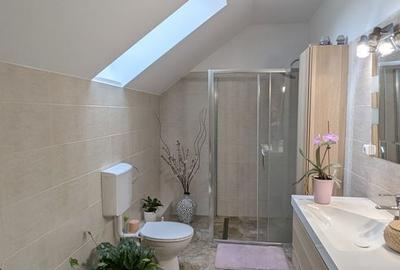 Casă cu 5 camere cu Teren 1500 Mp în Central - 8