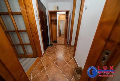 Apartament cu 3 camere decomandat în E3 - 16