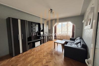 Apartament cu 2 camere decomandat, mobilat în Central