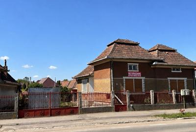 Casă cu 4 camere în Central - 1