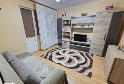 Apartament cu 3 camere decomandat în Sud
