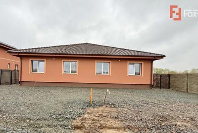 Duplex cu 4 camere cu Canalizare în Ghiroda - 1