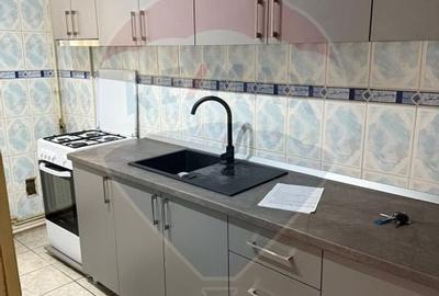Apartament cu 3 camere de inchiriat in zona Craiovita Noua - 3
