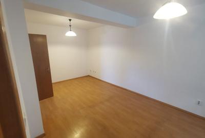 Casă cu 8 camere cu Canalizare în Lacul Tei - 8