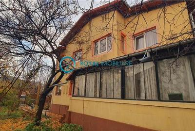 Casă individuală cu 6 camere cu Canalizare în Sud - 1