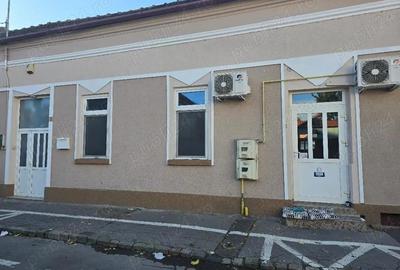 Spațiu comercial, de 55 mp, în Central - 1