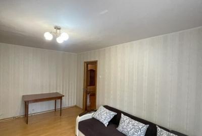 Apartament de vanzare, cu 3 camere decomandat, 68 mp, parter - 1