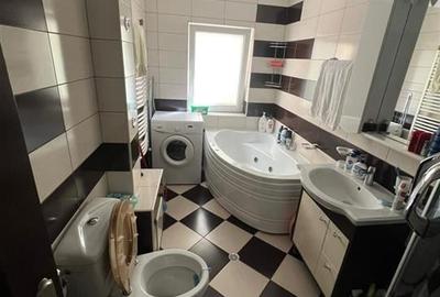 Apartament 3 camere 2 bai si boxa zona Cedonia - 1