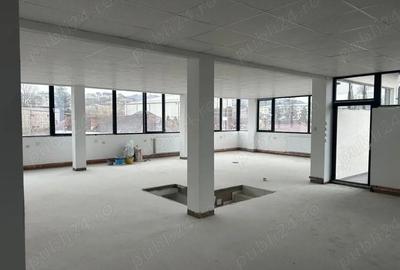 Spațiu comercial, de 180 mp, în Central - 3