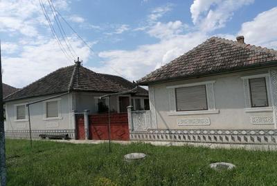 Casă cu 4 camere cu Teren 1400 Mp în Seleuș - 1