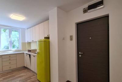 Apartament cu 4 camere decomandat în Rahova - 2