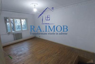 Apartament cu 3 camere decomandat în 9 Mai