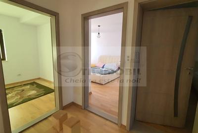 Casa/Vila de inchiriat - 750 euro - 5