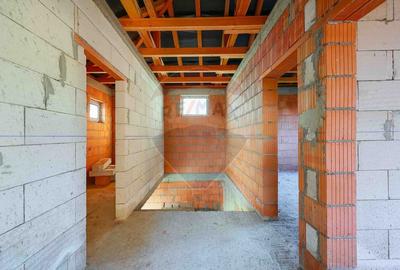 Casa de vanzare semifinisata, 4 Camere 145 mp utili,Facliei - 10