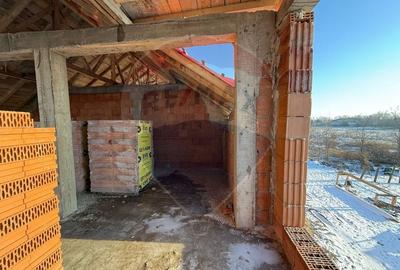 Casă cu 4 camere cu Teren 250 Mp în Central - 14