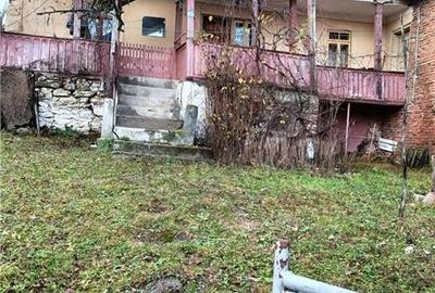 CASA TRADITIONALA - ANEXE - TEREN GENEROS - ZONA EXECELENTA - COMISION 0% - 8