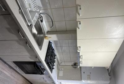 Apartament cu 3 camere semidecomandat în Central - 1