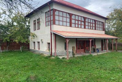 Casă cu 4 camere în Stâlpeni - 8