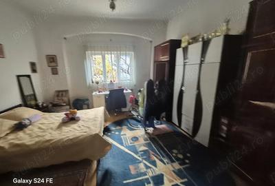 Casă cu 6 camere cu Teren 927 Mp în Central - 2