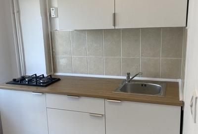 Garsoniera spatioasa, frumos mobilata si utilata, paza, intrare stradala, balcon - 3