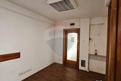 Spațiu comercial, de 80 mp, în Mărăței - 12