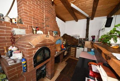 De vanzare casa cu 3 apartamente + anexa 75 mp, Comision 0% - 2