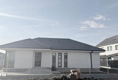 Casă cu 4 camere cu Teren 400 Mp în Central - 2