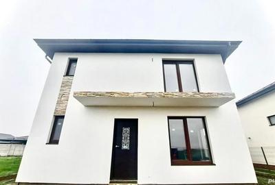 Casă cu 5 camere cu Teren 420 Mp în Berceni - 1