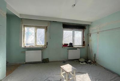 Apartament cu 3 camere decomandat în 1 Mai - 7