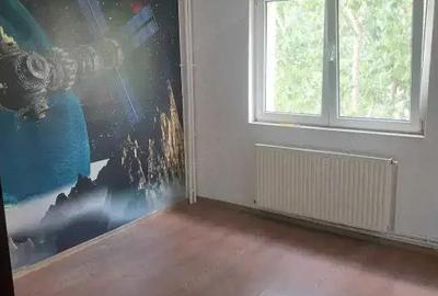 Apartament 4 camere ( Centrala Termica )-1 Decembrie