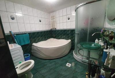 Apartament cu 3 camere decomandat în Oravița - 2