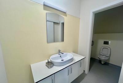 Spațiu comercial, de 146 mp, în Semicentral - 2