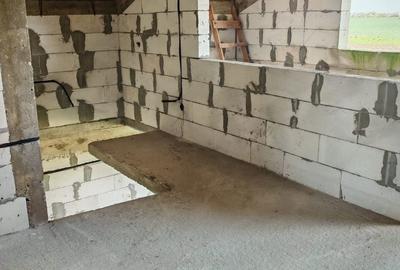 Casă cu 7 camere cu Teren 442 Mp în Clinceni