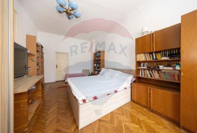 Apartament cu 3 camere decomandat în Central - 4