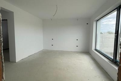 Casă cu 4 camere decomandat cu Teren 440 Mp în Central - 3