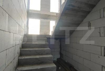 Casă cu 4 camere cu Teren 423 Mp în Podari - 2