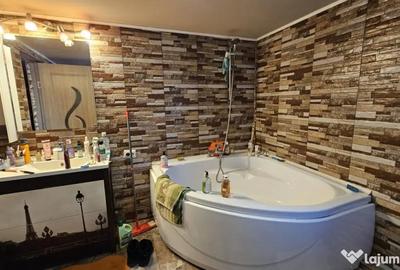 Casă cu 5 camere cu Teren 267 Mp în Pieptănari - 3