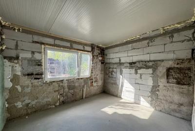 Casă cu 4 camere cu Teren 244 Mp în Central - 2