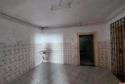 Casă cu 3 camere cu Teren 167 Mp în Central - 2