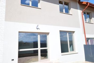 Casă cu 4 camere cu Teren 263 Mp în Rediu