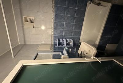 Inchiriez Garsoniera 24mp in zona Piata Tractorul , et.1 - 4