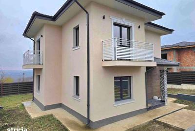 Casă cu 4 camere cu Teren 440 Mp în Miroslava - 2